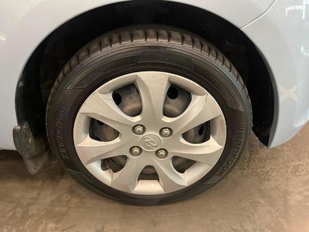 2014-Hyundai-i10-125-GLS-Fluid_8