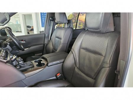 2024-Toyota-Land-Cruiser-300-V6-33-D-ZX_15