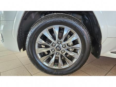 2024-Toyota-Land-Cruiser-300-V6-33-D-ZX_18