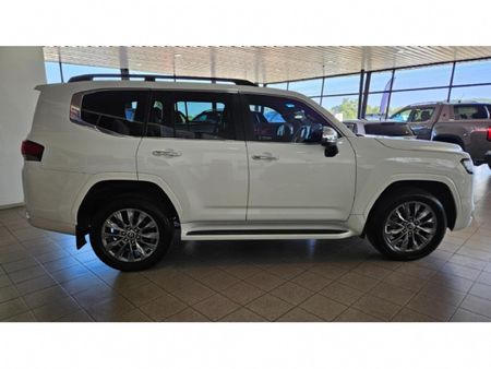 2024-Toyota-Land-Cruiser-300-V6-33-D-ZX_3