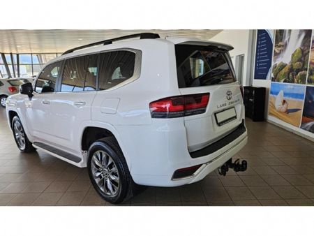 2024-Toyota-Land-Cruiser-300-V6-33-D-ZX_8