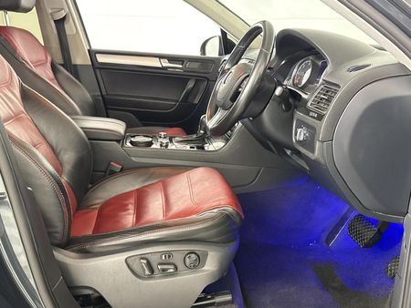 2012-Volkswagen-Touareg-30-V6-TDI-Auto-Bluemotion-180kW_9
