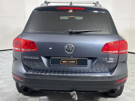 2012-Volkswagen-Touareg-30-V6-TDI-Auto-Bluemotion-180kW_17