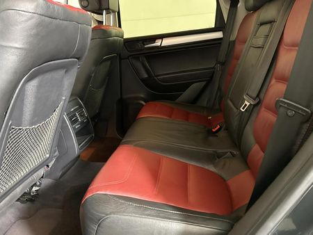 2012-Volkswagen-Touareg-30-V6-TDI-Auto-Bluemotion-180kW_3