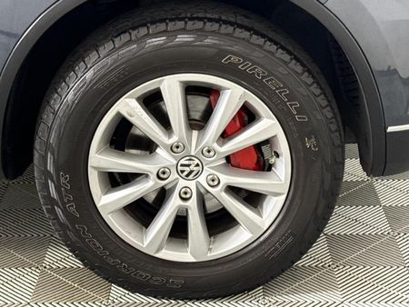 2012-Volkswagen-Touareg-30-V6-TDI-Auto-Bluemotion-180kW_4