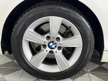 2016-BMW-1-Series-120d-5-dr-Sport-Line-Auto_4