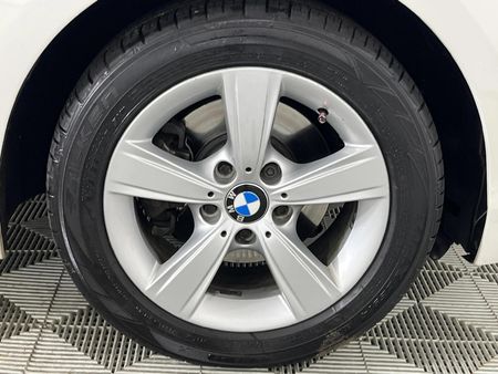2016-BMW-1-Series-120d-5-dr-Sport-Line-Auto_5