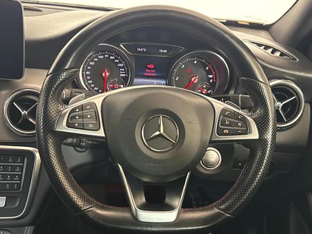 2018-Mercedes-Benz-GLA-200d-Auto_10