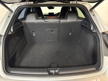 2018-Mercedes-Benz-GLA-200d-Auto_12