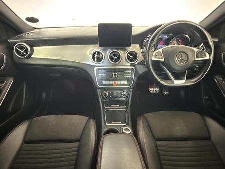 2018-Mercedes-Benz-GLA-200d-Auto_1
