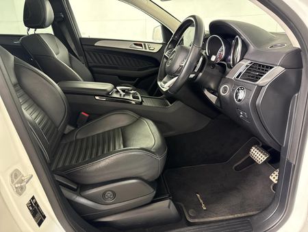 2016-Mercedes-Benz-GLE-Coupe-350d-4Matic_9