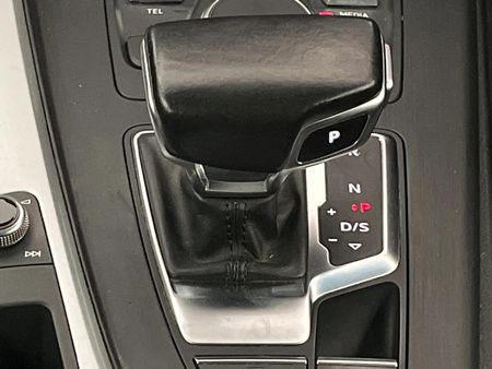 2016-Audi-A4-14-TFSI-Design-Auto_10