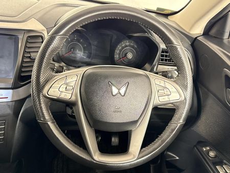 2024-Mahindra-XUV-300-12T-W6_11