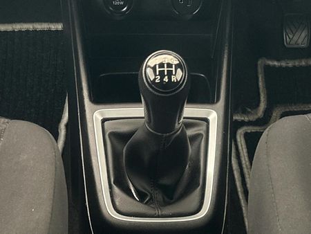 2023-Suzuki-Swift-12-GL_10