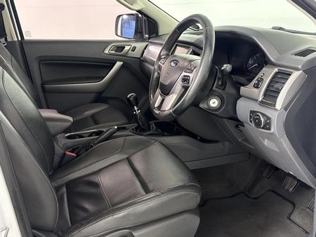 2017-Ford-Everest-22-TDCi-XLT_9