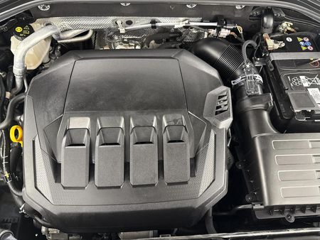 2024-Volkswagen-T-Roc-20-TSI-4M-R-Line-Auto_10