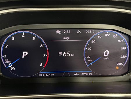 2024-Volkswagen-T-Roc-20-TSI-4M-R-Line-Auto_2