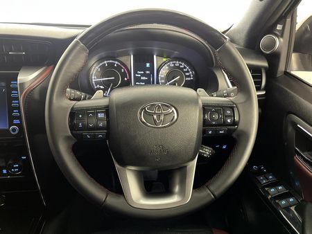 2024-Toyota-Fortuner-28-GD-6-VX-Auto_9