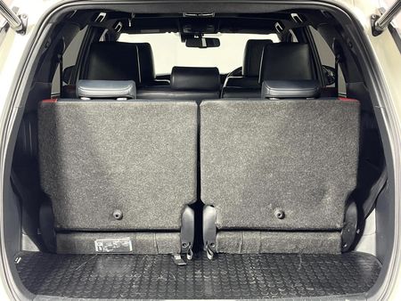2024-Toyota-Fortuner-28-GD-6-VX-Auto_11
