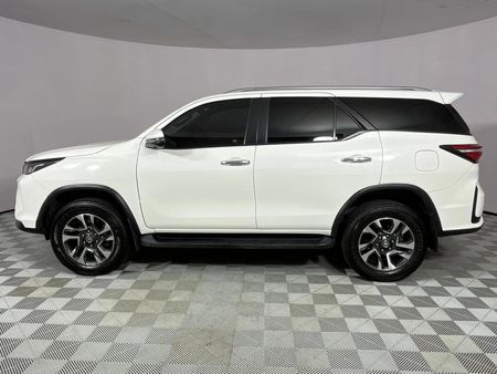 2024-Toyota-Fortuner-28-GD-6-VX-Auto_16