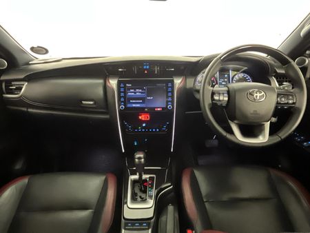 2024-Toyota-Fortuner-28-GD-6-VX-Auto_1