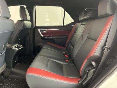 2024-Toyota-Fortuner-28-GD-6-VX-Auto_3