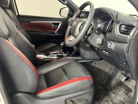 2024-Toyota-Fortuner-28-GD-6-VX-Auto_6