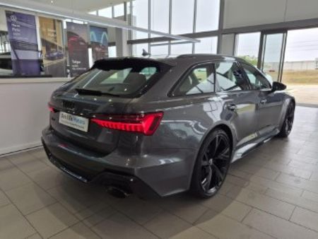 2023-Audi-RS6-quattro-Avant_3