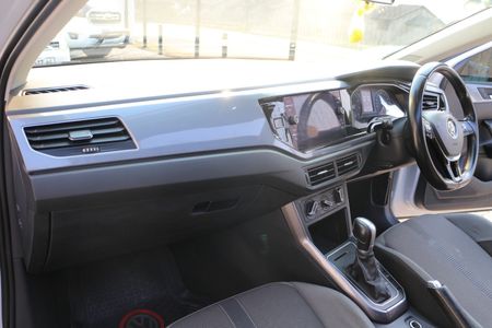2019-Volkswagen-Polo-10-TSI-Highline-Auto-85kW_17
