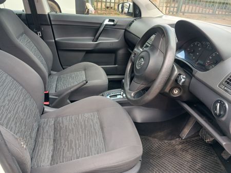 2017-Volkswagen-Polo-Vivo-GP-14-Trendline-5-dr_11