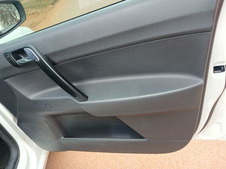 2017-Volkswagen-Polo-Vivo-GP-14-Trendline-5-dr_12