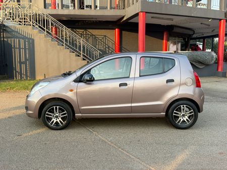 2009-Suzuki-Alto-10_1