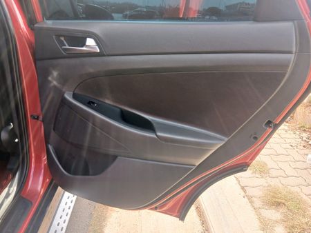 2016-Hyundai-Tucson-16_11