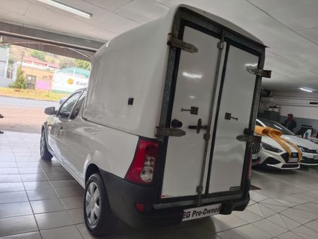2019-Nissan-NP200-15-dCi-Safety-Pack_2
