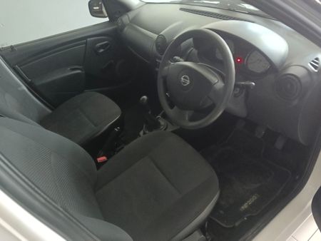2019-Nissan-NP200-15-dCi-Safety-Pack_7
