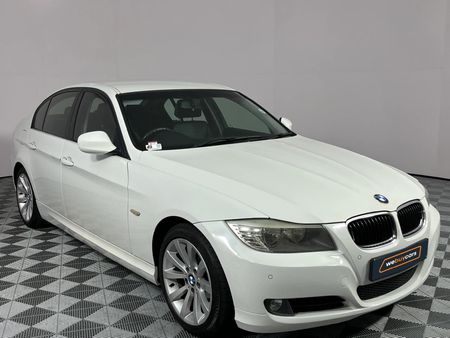 2011-BMW-3-Series-320i-Auto_16