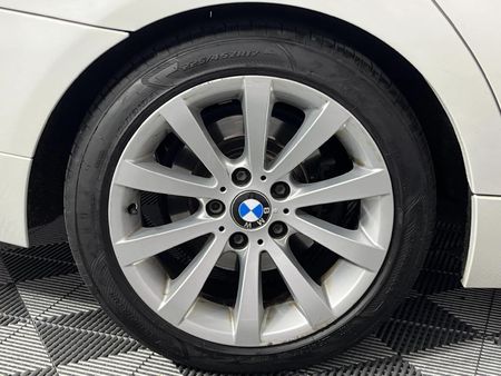 2011-BMW-3-Series-320i-Auto_7