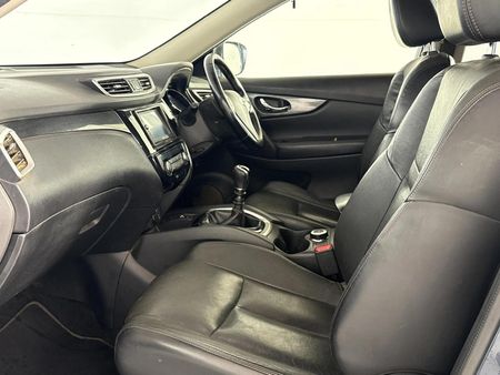2015-Nissan-X-Trail-16-dCi-LE-4x4_8