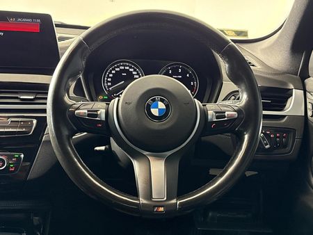 2022-BMW-X1-sDrive18d_10