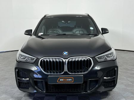 2022-BMW-X1-sDrive18d_12