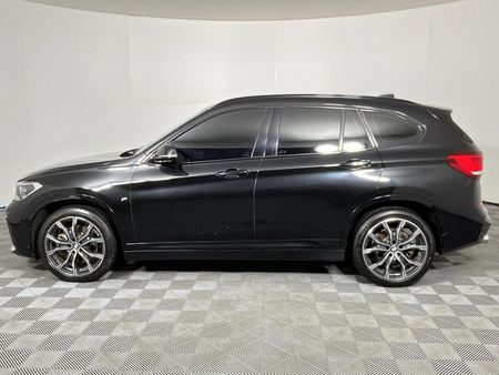 2022-BMW-X1-sDrive18d_16