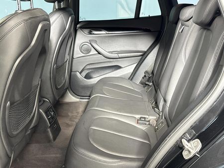 2022-BMW-X1-sDrive18d_2