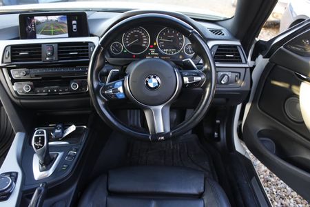 2014-BMW-4-Series-435i-Coupe-M-Sport_10