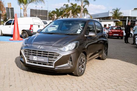 2022-Hyundai-Grand-i10-12-Fluid_1
