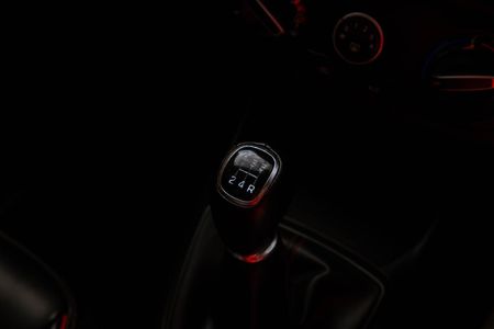 2022-Hyundai-Grand-i10-12-Fluid_19