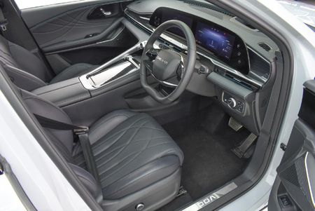 2026-Omoda-C9-15T-AWD-Phev_9