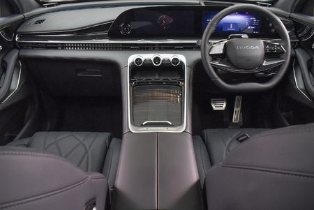2026-Omoda-C9-15T-AWD-Phev_7
