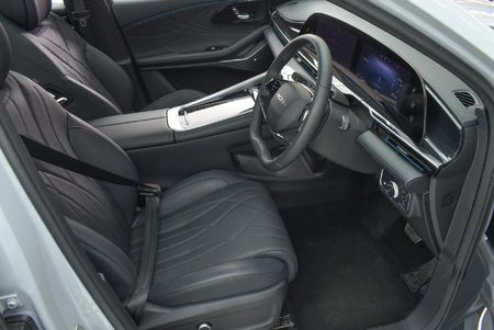 2026-Omoda-C9-15T-AWD-Phev_8
