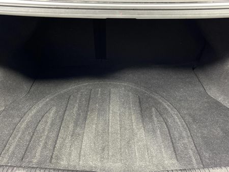 2013-Hyundai-Elantra-16-GLS-Premium_14