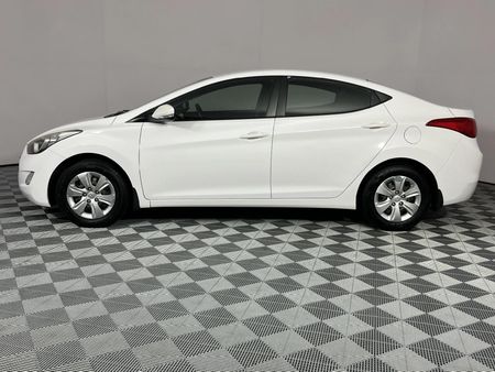 2013-Hyundai-Elantra-16-GLS-Premium_19